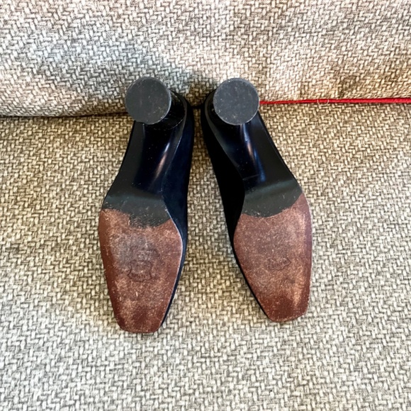 Stuart Weitzman Vintage Suede Pumps with Mirrored Heel, size 6.5 B - Picture 4 of 4